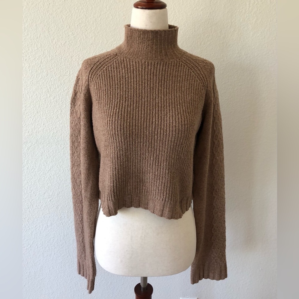 WILD FABLE - NWOT MOCK TURTLENECK CROPPED SWEATER + WOMENS SIZE XS